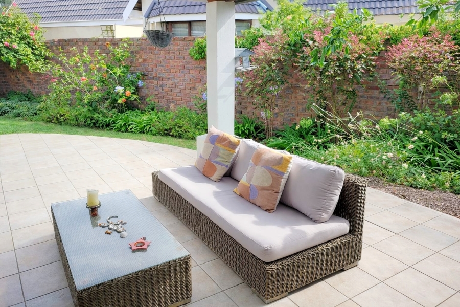 3 Bedroom Property for Sale in The Island Western Cape